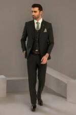 Classic Black Three-Piece Suit for Men - Image 2