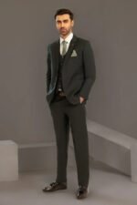 Classic Black Three-Piece Suit for Men - Image 3